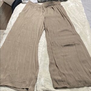 Flowy Green Wide-Leg Pants